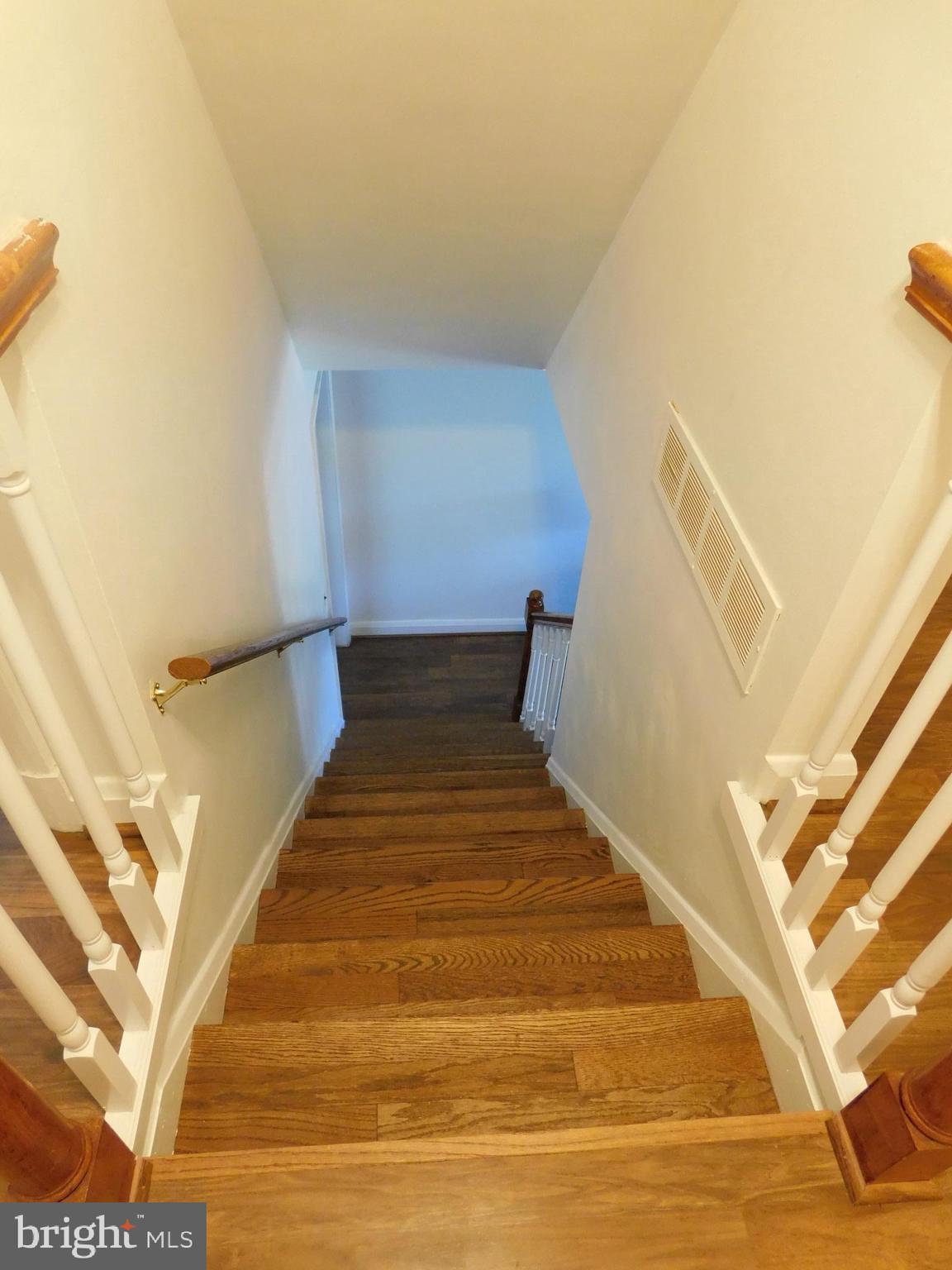 1333 Deanwood Road Baltimore, MD 21234 - Photo 36 of 40 a view of entryway