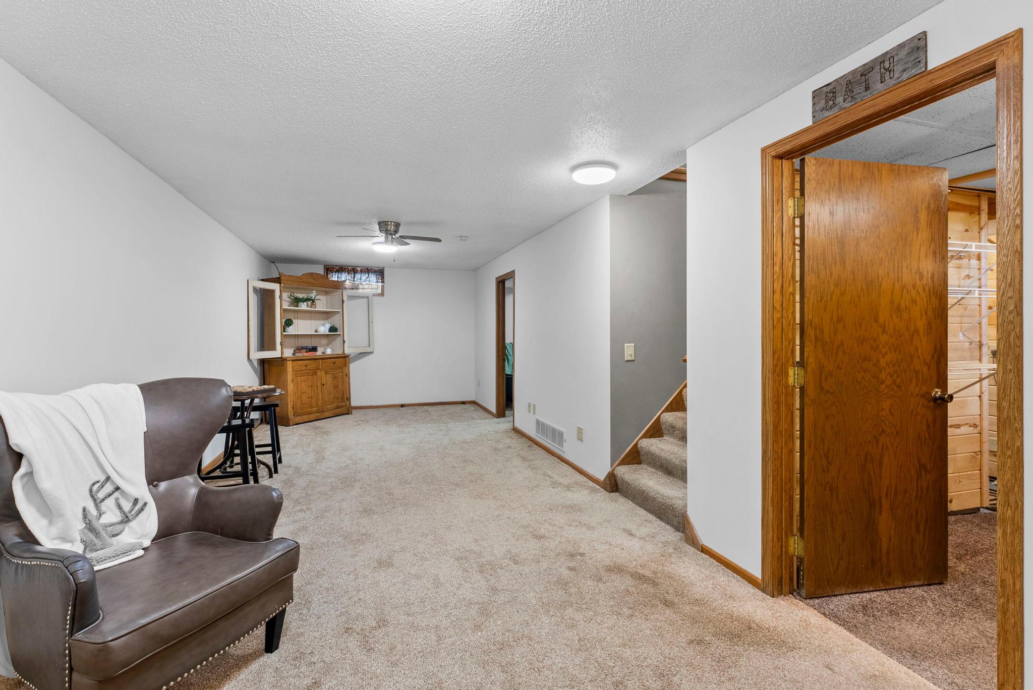 33103 Flanders Street Northeast Cambridge, MN 55008 - Photo 15 of 36