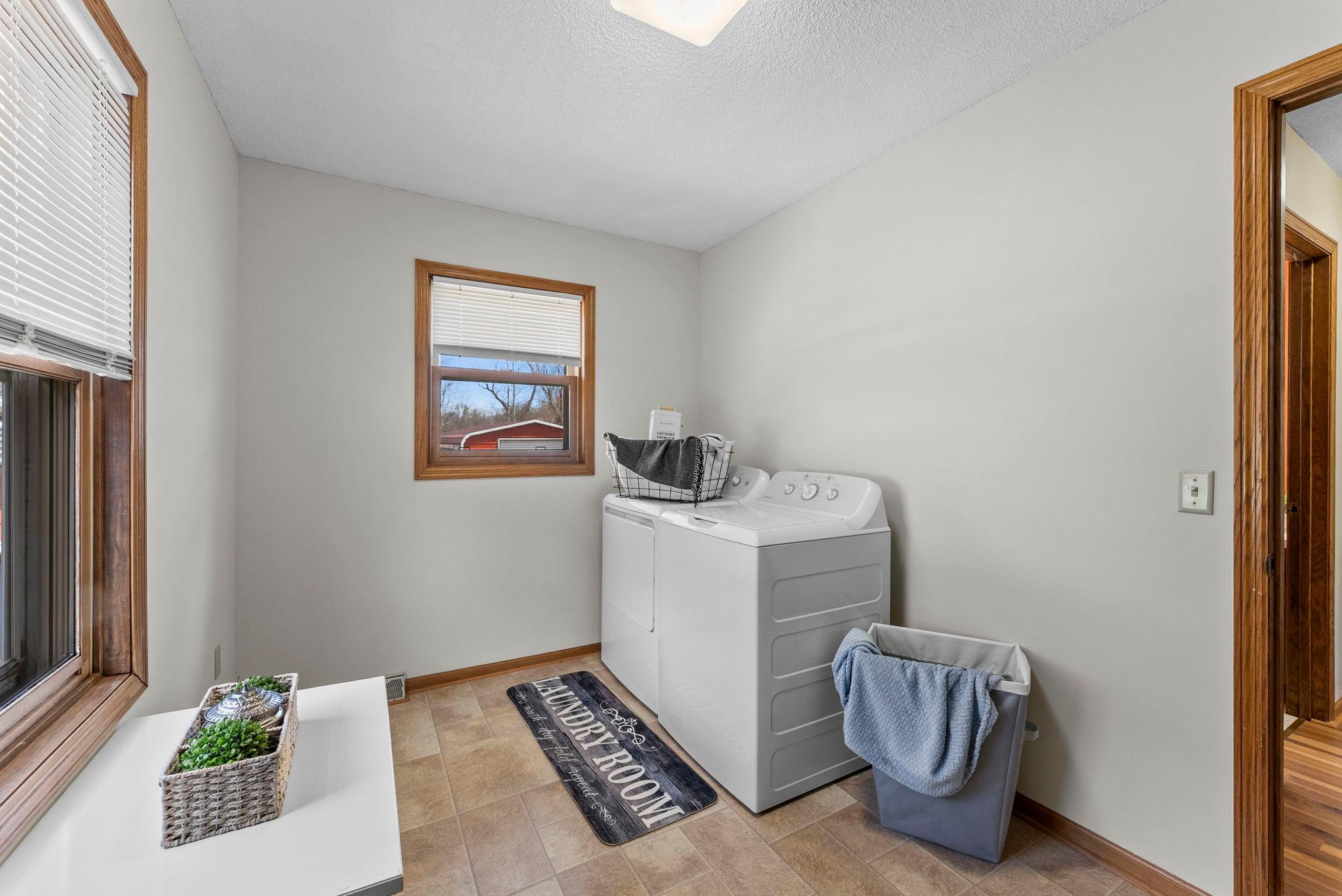 33103 Flanders Street Northeast Cambridge, MN 55008 - Photo 16 of 36