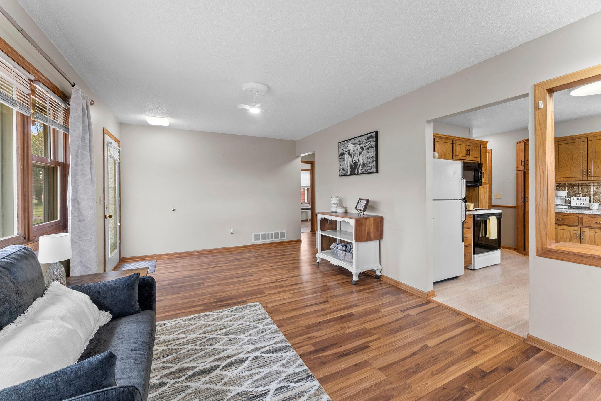 33103 Flanders Street Northeast Cambridge, MN 55008 - Photo 6 of 36