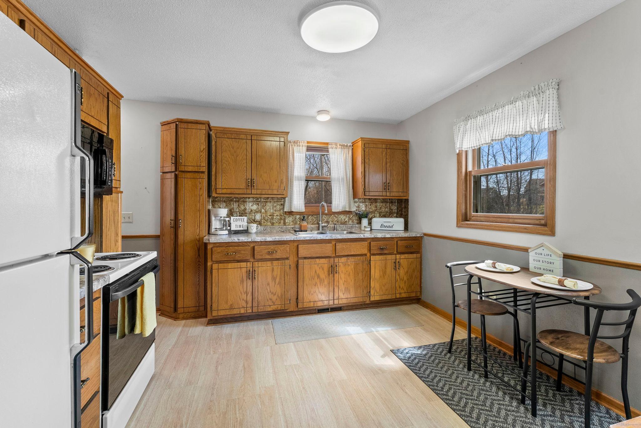 33103 Flanders Street Northeast Cambridge, MN 55008 - Photo 8 of 36