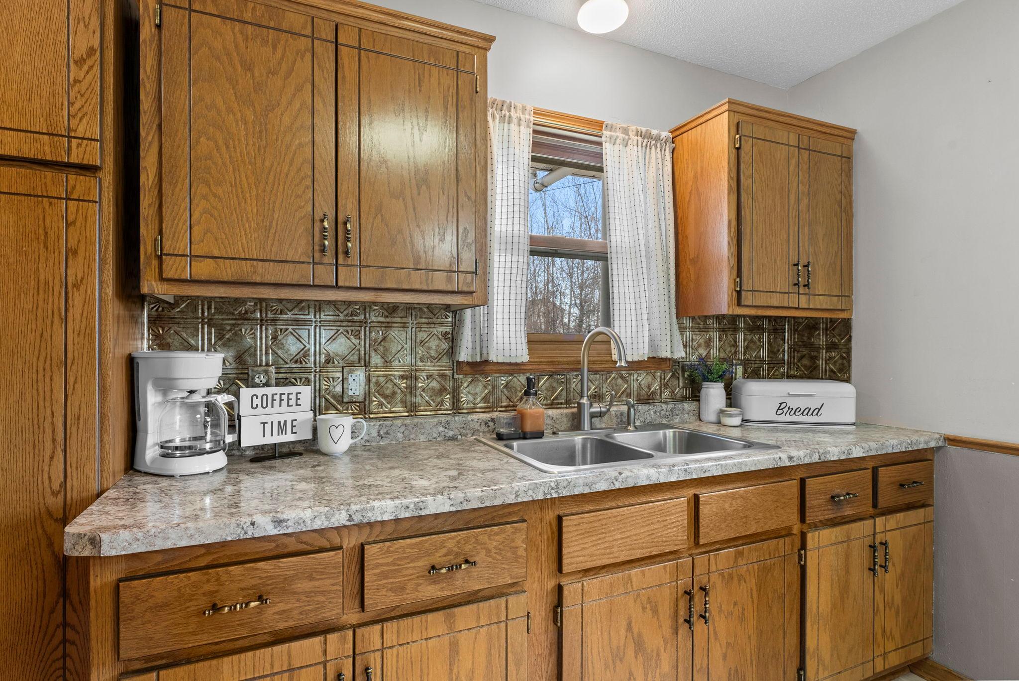 33103 Flanders Street Northeast Cambridge, MN 55008 - Photo 10 of 36