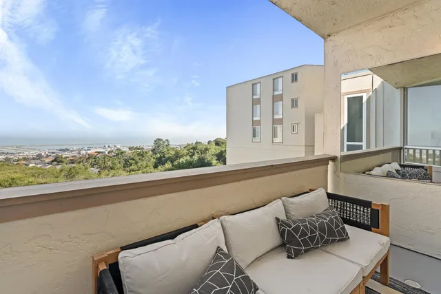 $688,888 | 320 Vallejo Drive, Unit 40, Millbrae, CA 94030