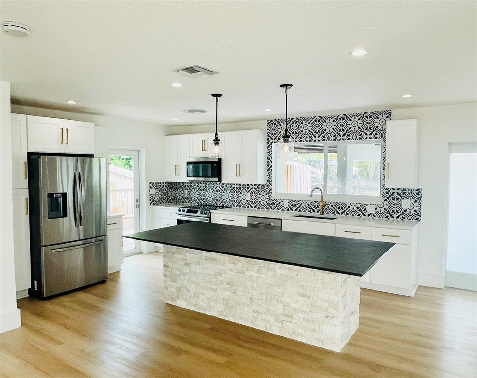 924 Southwest 11th Street Boca Raton, FL 33486 - Photo 2 of 18 GetMedia (2)