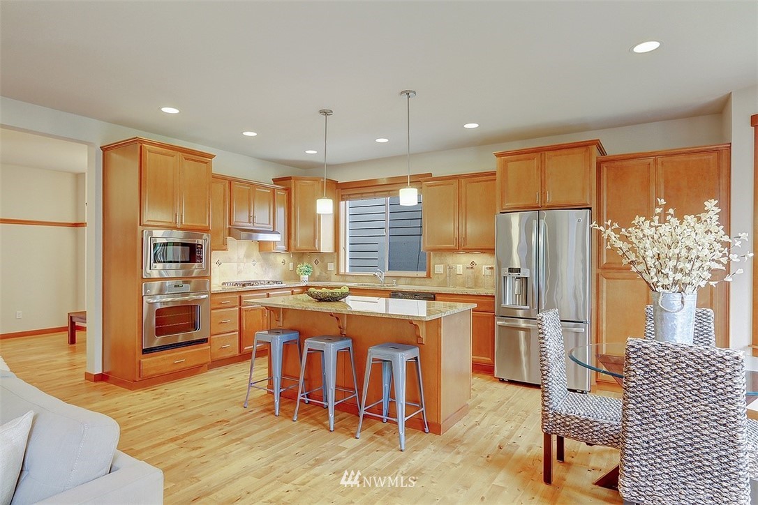 19017 4th Drive Southeast Bothell, WA 98012 - Photo 6 of 30 Gallery Image 6