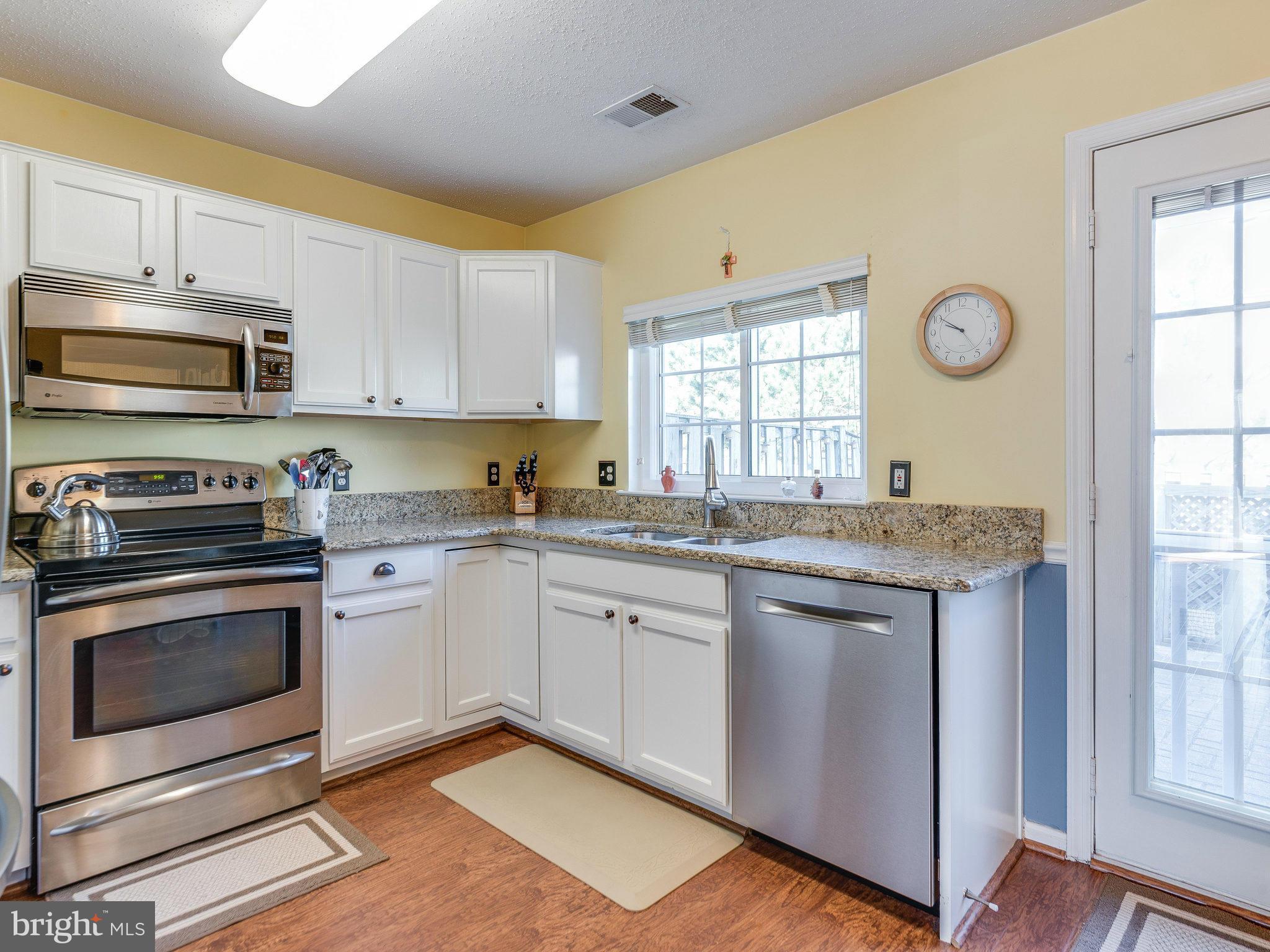 2471 Fox Trot Terrace Reston, VA 20191 - Photo 8 of 23 Kitchen with Stainless Steel Appliances