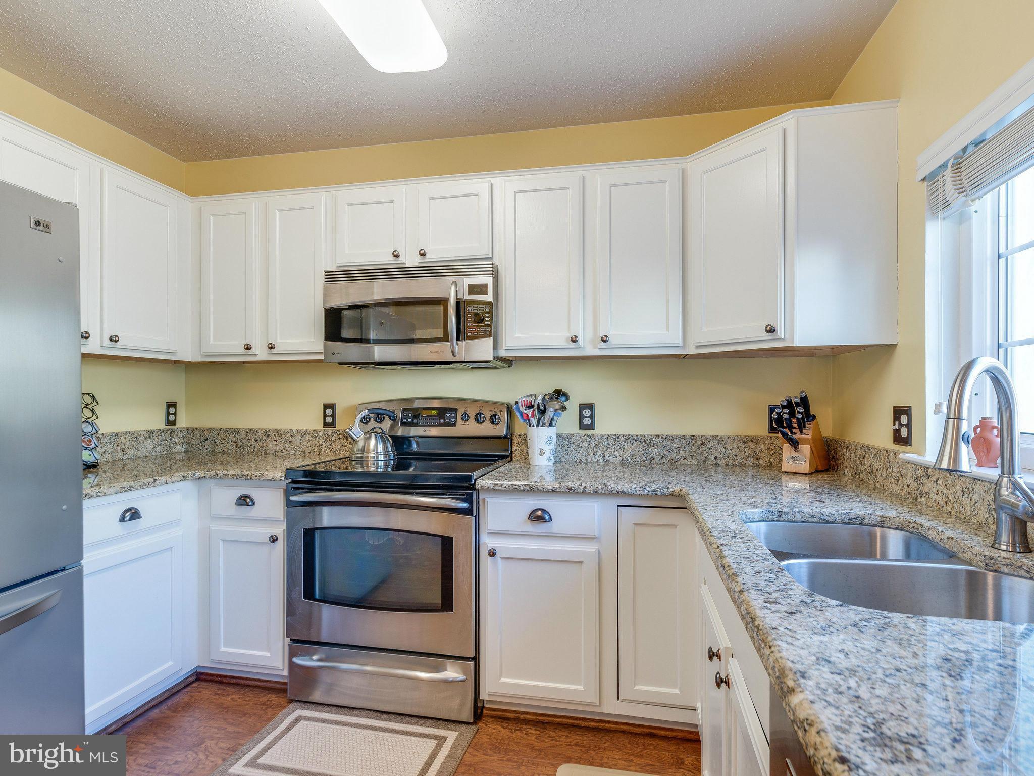 2471 Fox Trot Terrace Reston, VA 20191 - Photo 10 of 23 Granite Counters