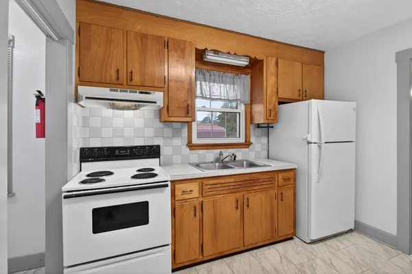 a close view of sink and tap