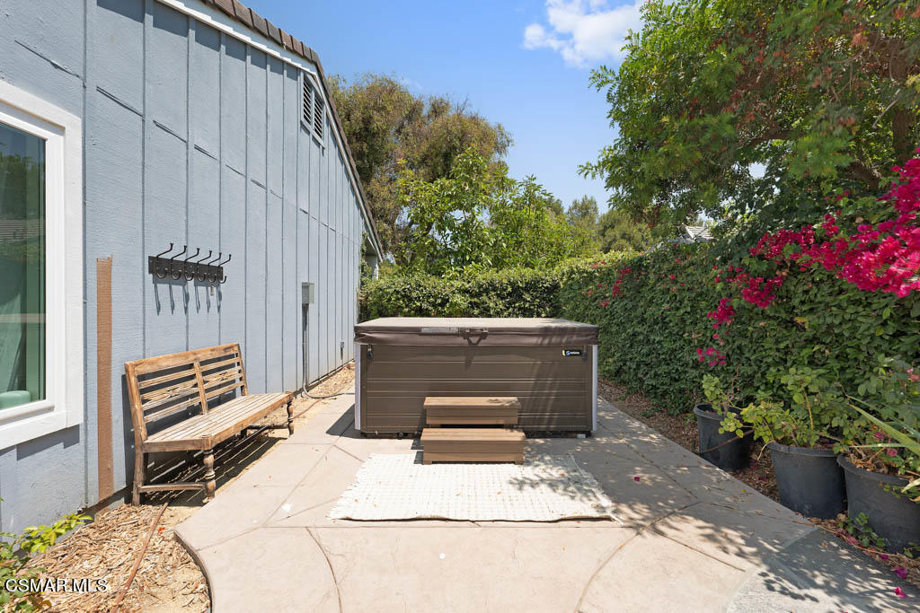 1902 Rambling Road Simi Valley, CA 93065 - Photo 66 of 67 a view of outdoor space and yard