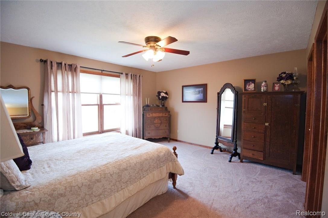 5100 Byron Road Howell, MI 48855 - Photo 8 of 58 image.jpg