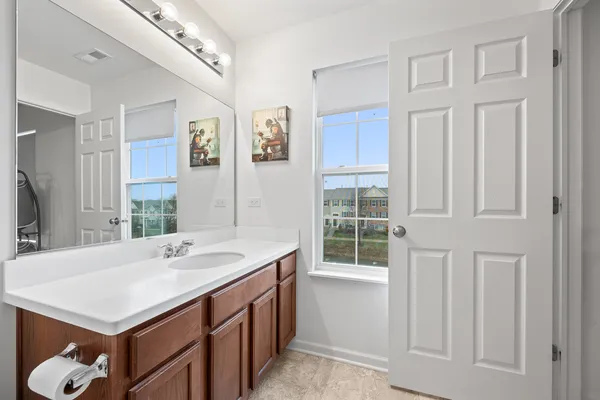 $345,000 | 574 Cannonball Drive, Grayslake, IL 60030
