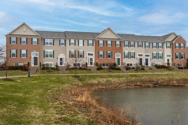 $345,000 | 574 Cannonball Drive, Grayslake, IL 60030