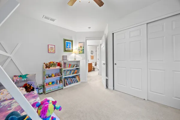 $345,000 | 574 Cannonball Drive, Grayslake, IL 60030