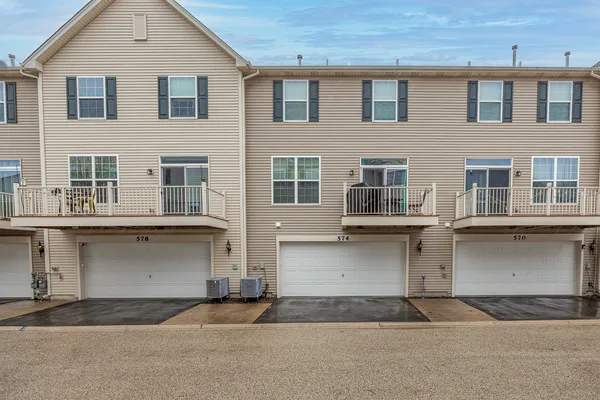 $345,000 | 574 Cannonball Drive, Grayslake, IL 60030