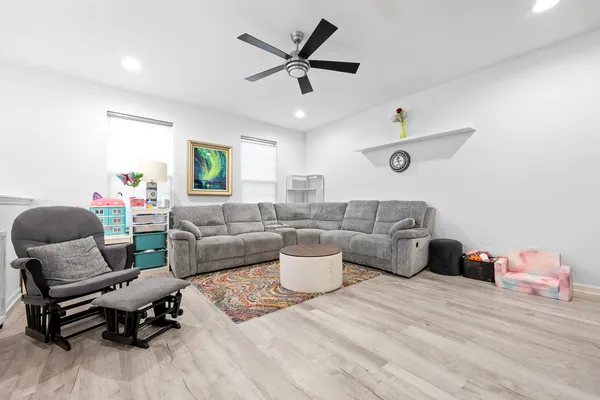 $345,000 | 574 Cannonball Drive, Grayslake, IL 60030