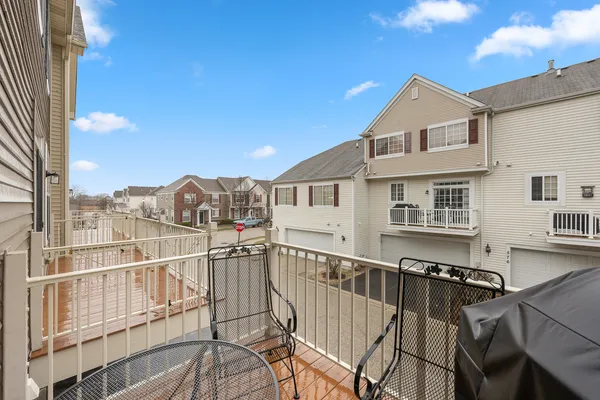 $345,000 | 574 Cannonball Drive, Grayslake, IL 60030