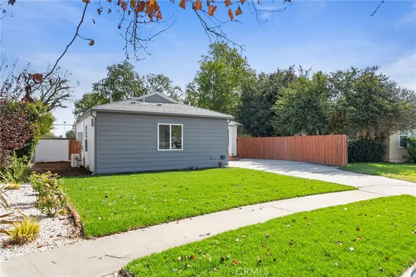 $1,040,000 | 6714 Jellico Avenue, Lake Balboa, CA 91406