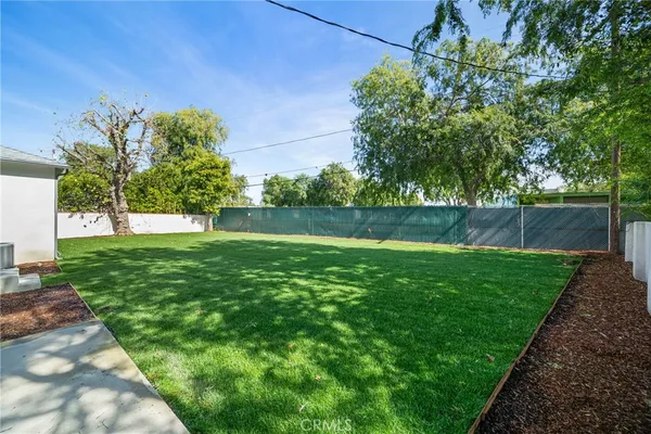 $1,040,000 | 6714 Jellico Avenue, Lake Balboa, CA 91406