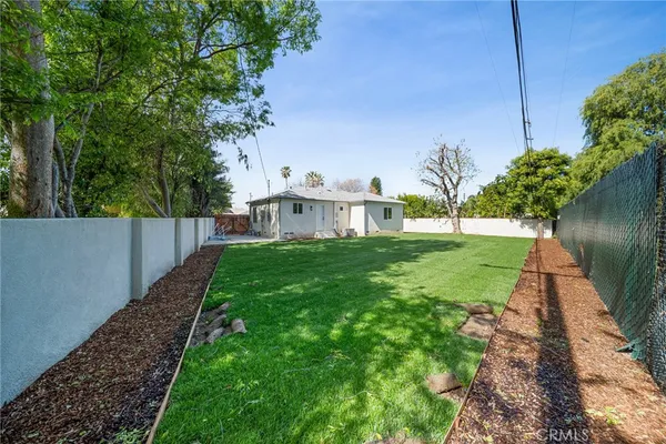 $1,040,000 | 6714 Jellico Avenue, Lake Balboa, CA 91406