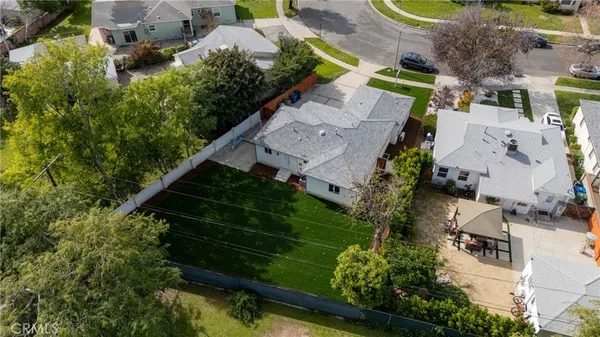 $1,040,000 | 6714 Jellico Avenue, Lake Balboa, CA 91406