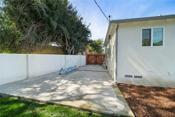 $1,040,000 | 6714 Jellico Avenue, Lake Balboa, CA 91406