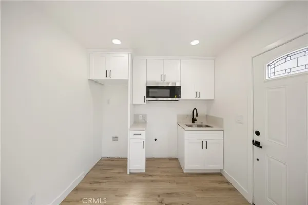 $1,040,000 | 6714 Jellico Avenue, Lake Balboa, CA 91406