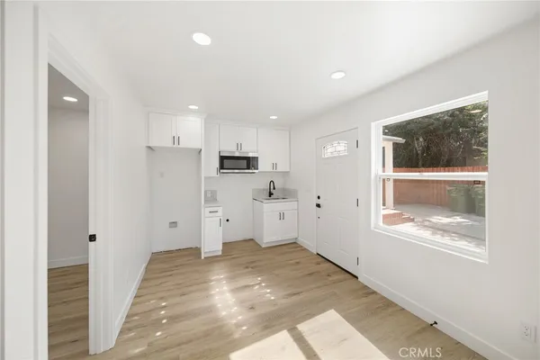 $1,040,000 | 6714 Jellico Avenue, Lake Balboa, CA 91406