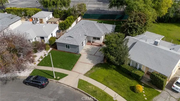 $1,040,000 | 6714 Jellico Avenue, Lake Balboa, CA 91406