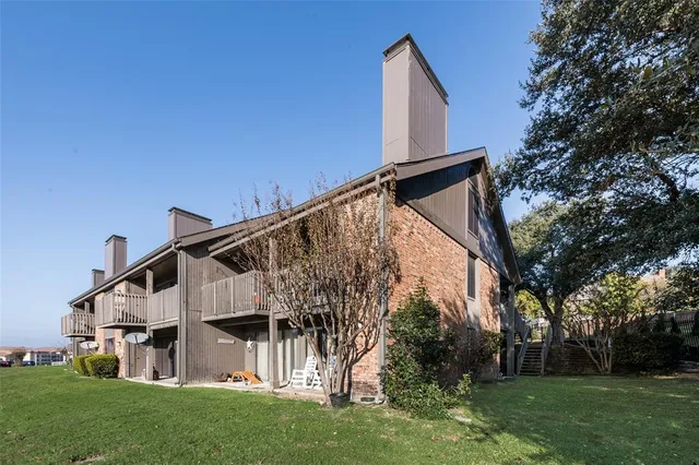 $205,000 | 1031 Signal Ridge Place, Unit 1031, Rockwall, TX 75032