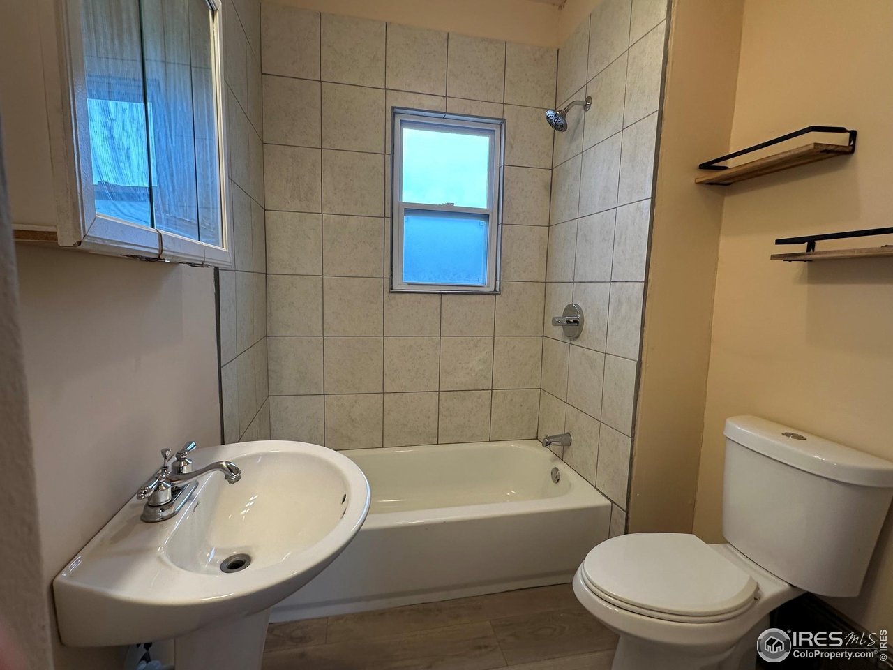 8642 Mineral Road Longmont, CO 80503 - Photo 38 of 41 8594 Bathroom