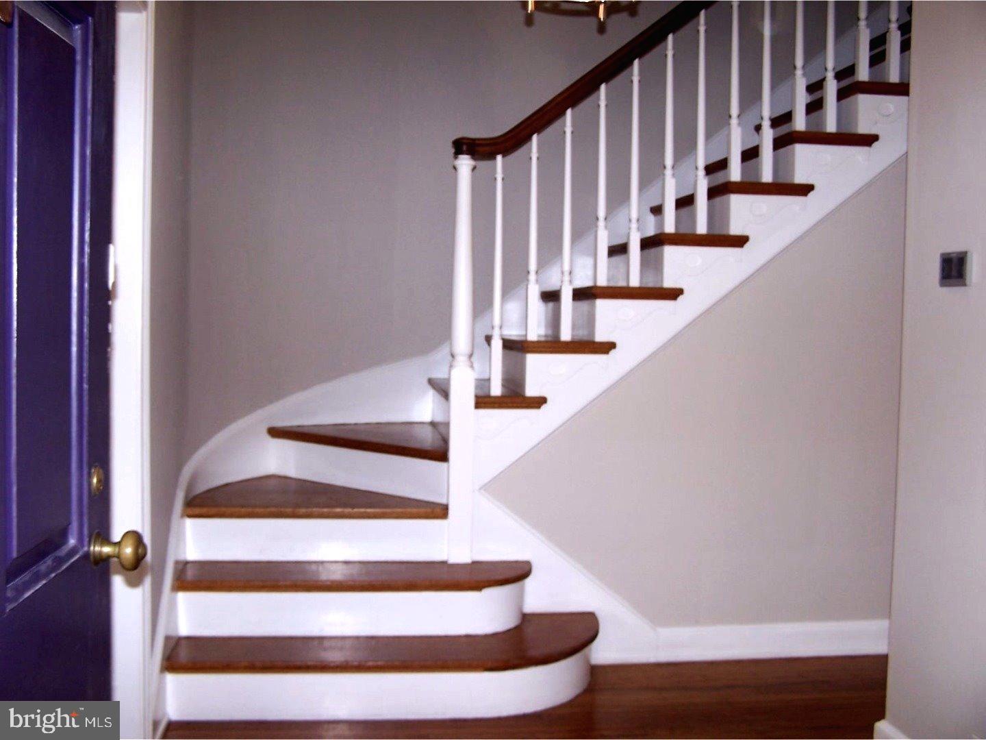 1420 Firethorne Lane Glenside, PA 19038 - Photo 3 of 25 Foyer