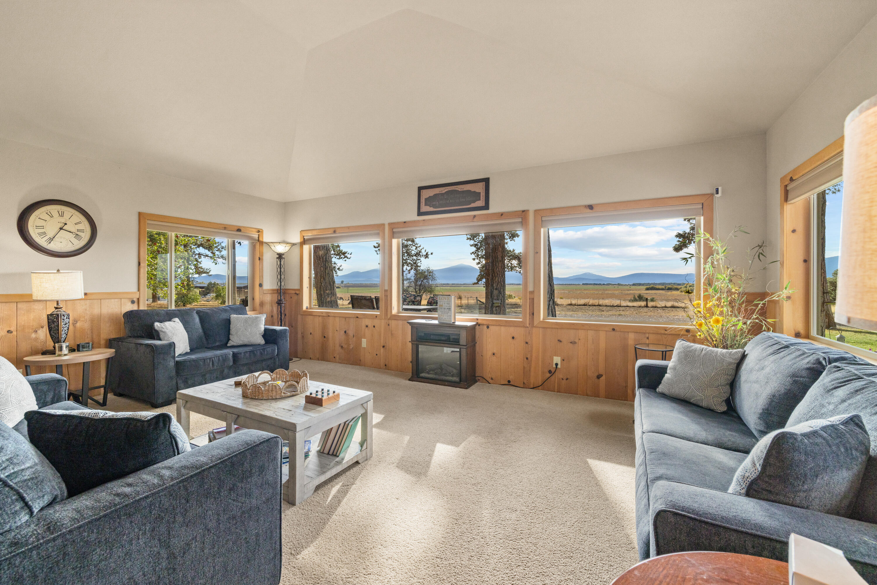 32486 Modoc Point Road Chiloquin, OR 97624 - Photo 17 of 135 32490 Modoc Point Rd-017
