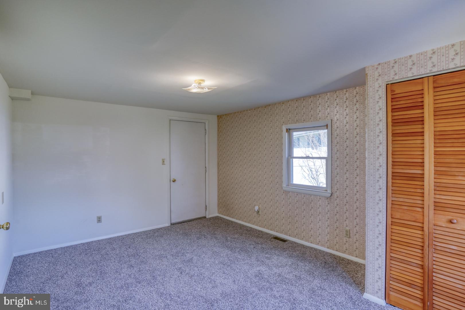 39 Duchess Circle Dover, DE 19901 - Photo 27 of 48 a view of an empty room with a window