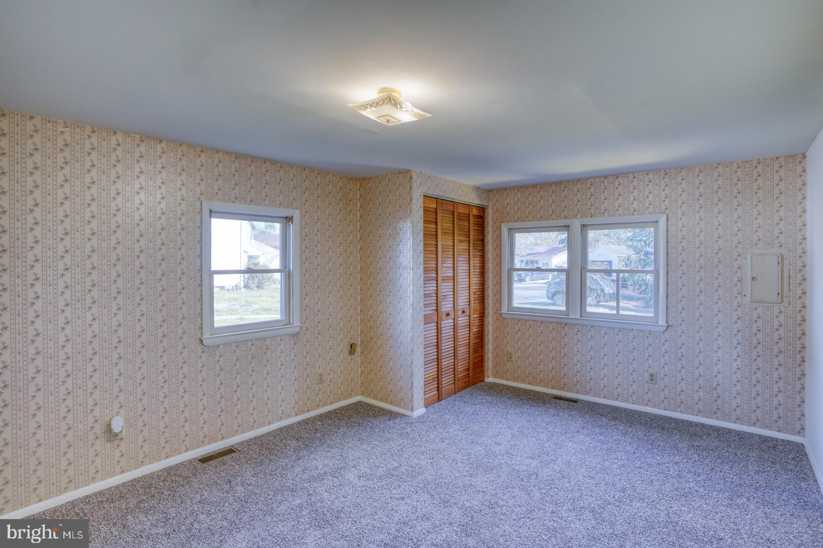 39 Duchess Circle Dover, DE 19901 - Photo 28 of 48 a view of an empty room with a window