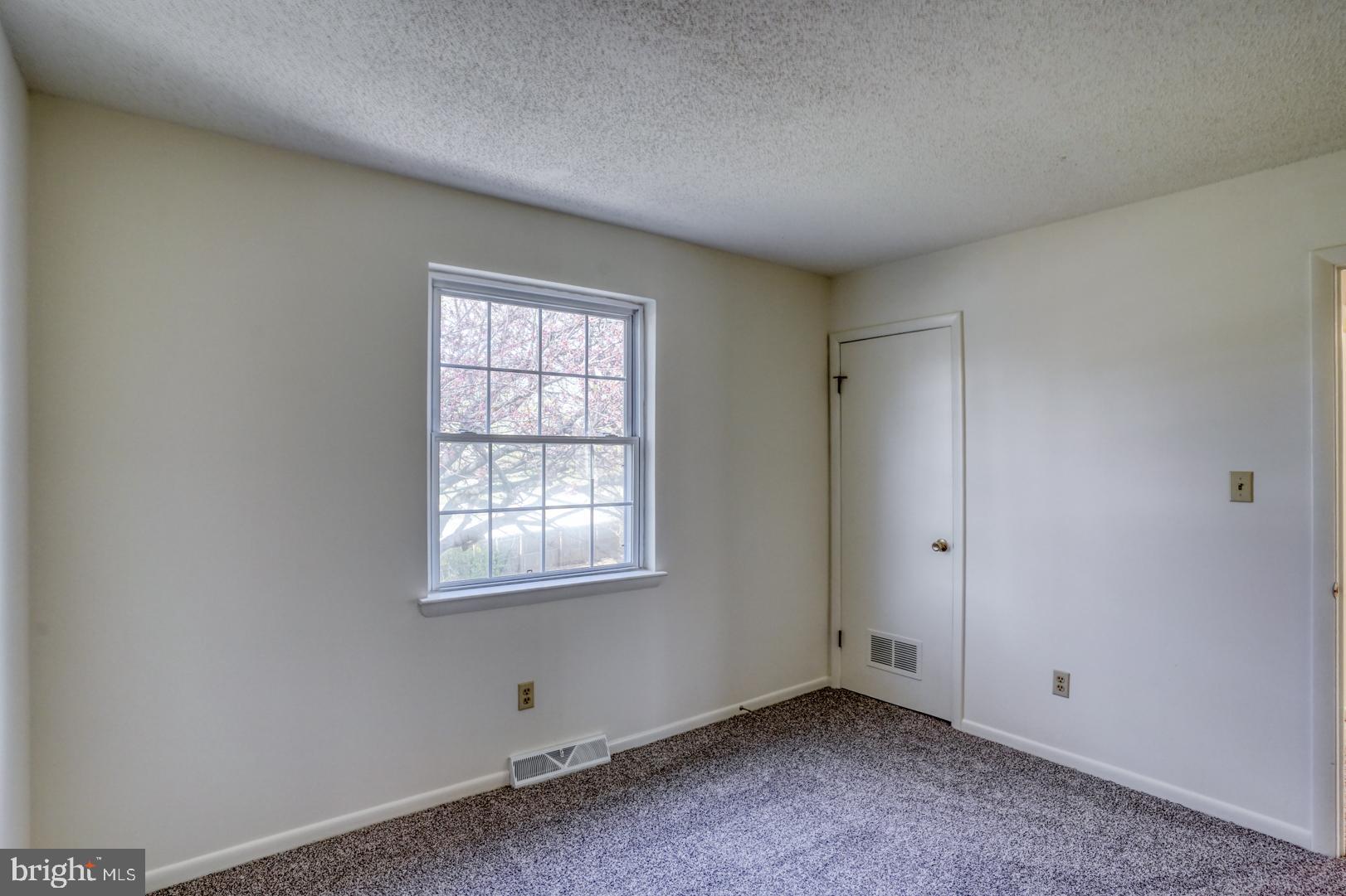 39 Duchess Circle Dover, DE 19901 - Photo 37 of 48 a view of an empty room with a window
