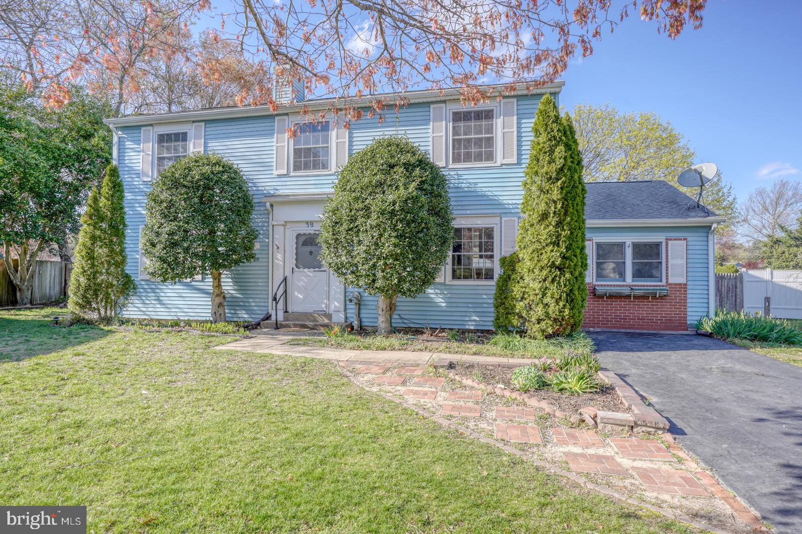 39 Duchess Circle Dover, DE 19901 - Photo 5 of 48 front view of a house with a yard