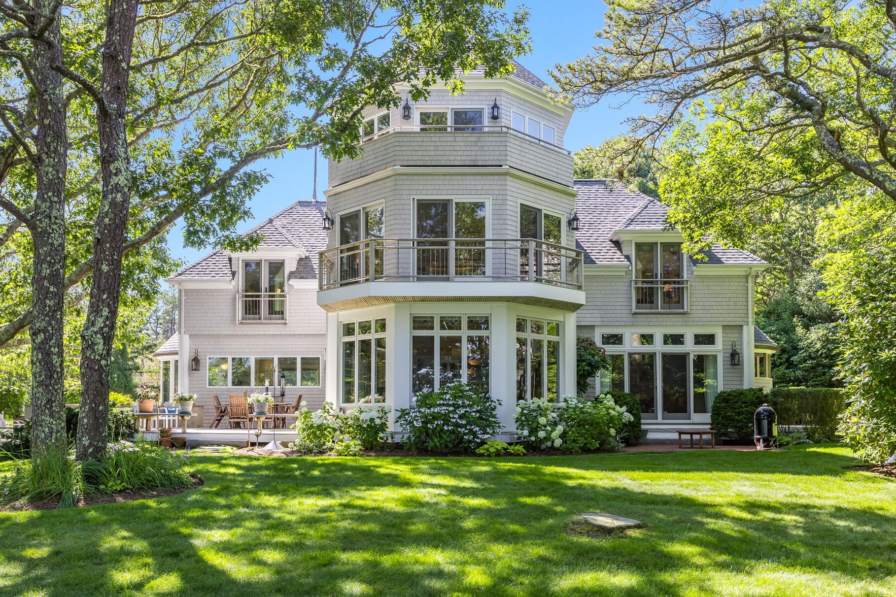 33 Pasture Road Cataumet, MA 02534 - Photo 17 of 90 a front view of a house with a garden