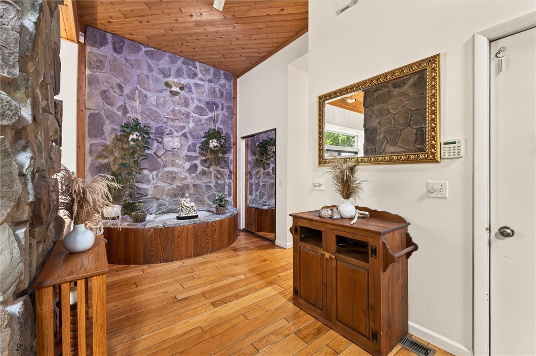 1880 Lake Road Webster, NY 14580 - Photo 19 of 49