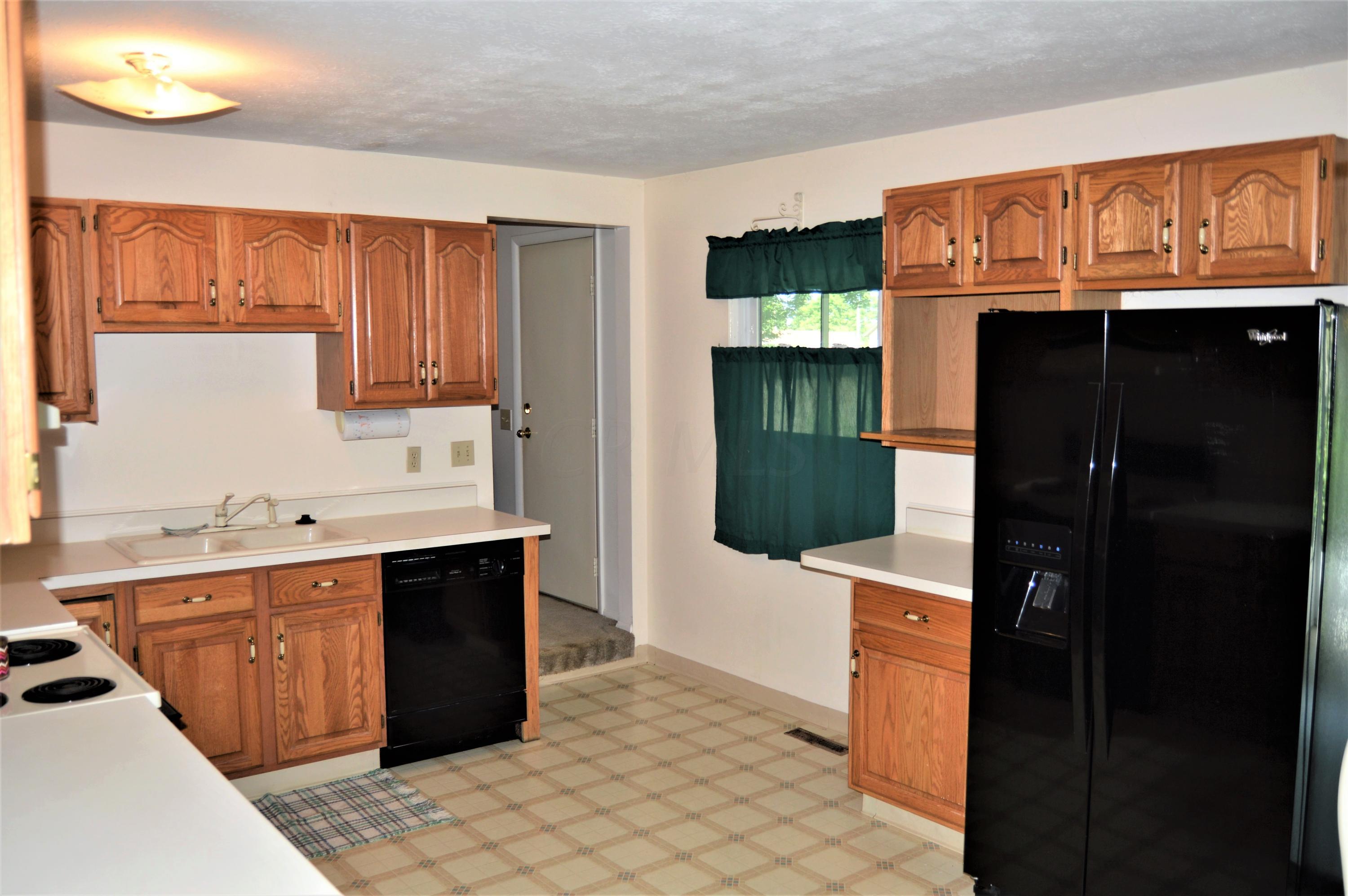 3460 Claretta Road Columbus, OH 43232 - Photo 4 of 18 Gallery Image 4