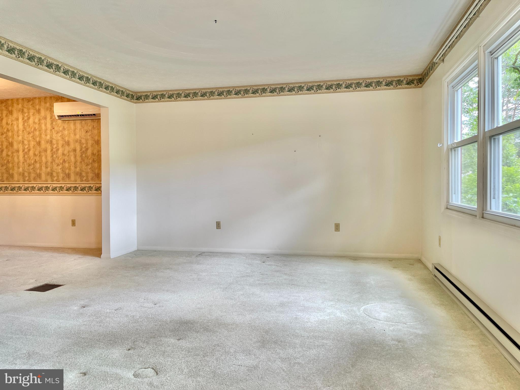 11010 Cash Valley Road Northwest Cumberland, MD 21502 - Photo 15 of 88 Living Room