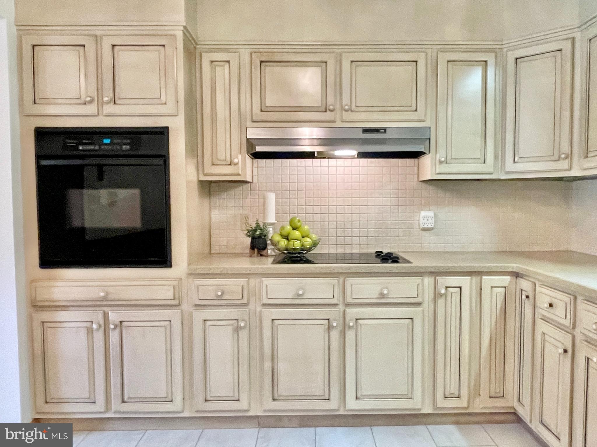 11010 Cash Valley Road Northwest Cumberland, MD 21502 - Photo 24 of 88 Cooking wall!