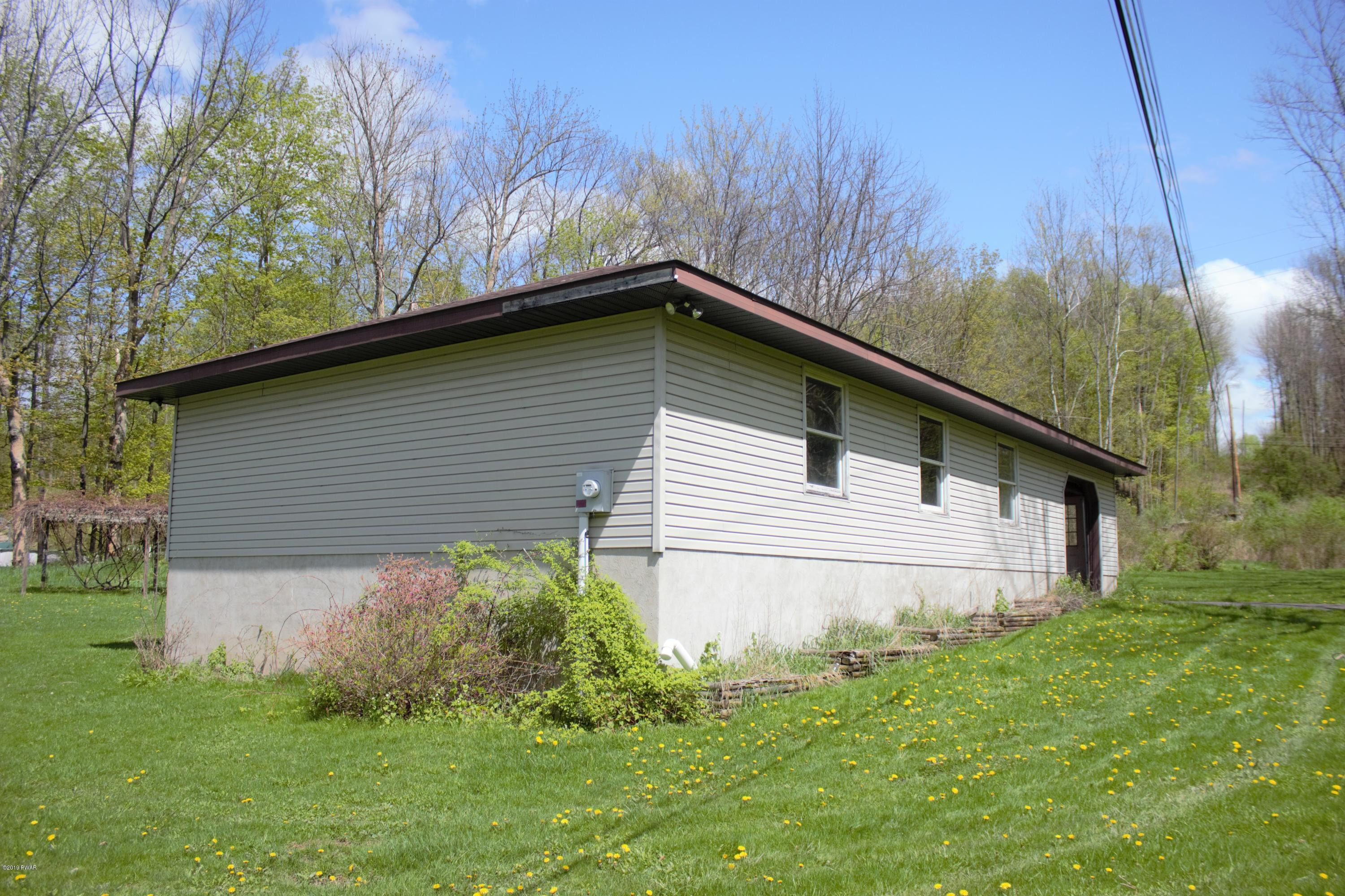 100 Lee Road Carbondale, PA 18407 - Photo 14 of 27 Garage