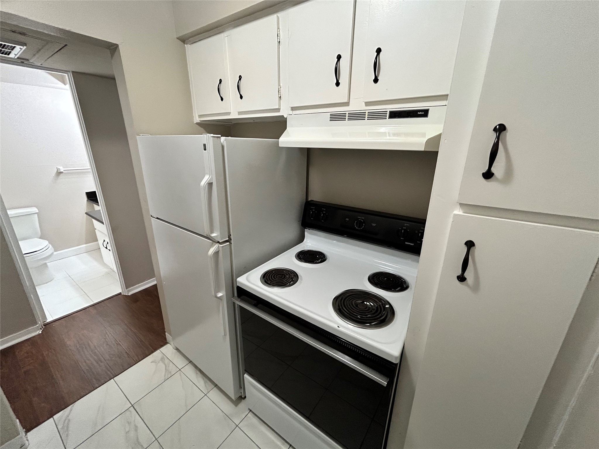 1416 Hawthorne Street, Unit 7 Houston, TX 77006 - Photo 9 of 12