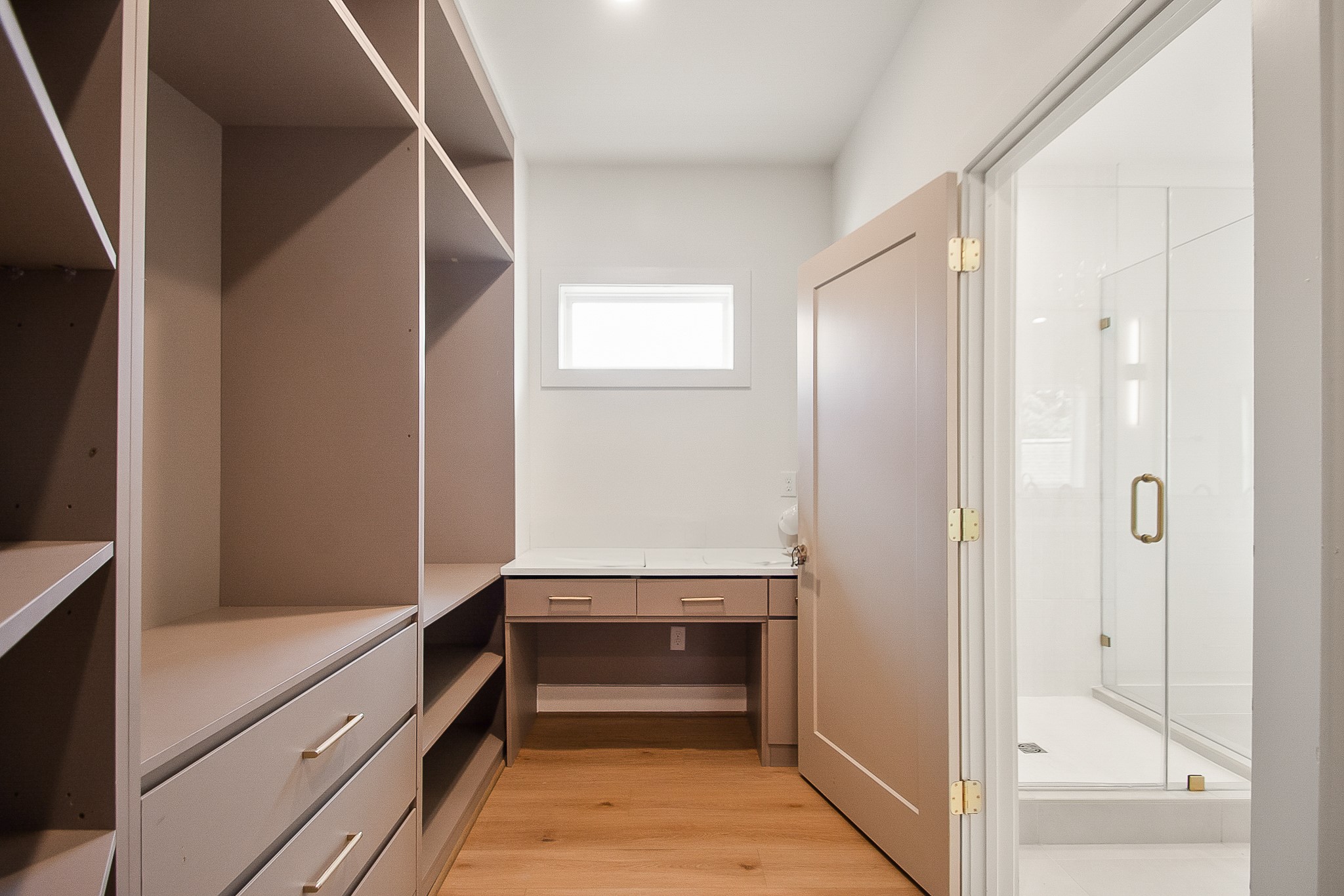 1109 Tabor Street Houston, TX 77009 - Photo 22 of 38 a bathroom with a bathtub and a shower