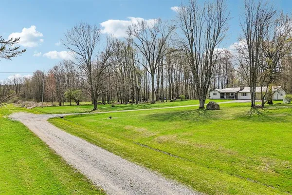 $525,000 | 3378 Hillsville Road, Unit RD, Edinburg, PA 16116