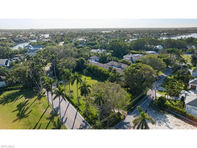 $6,975,000 | 2433 Lantern Lane, Naples, FL 34102