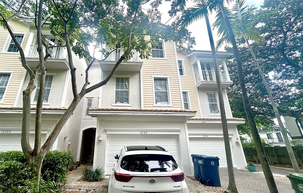 2720 Northeast 9th Avenue Wilton Manors, FL 33334 - Photo 2 of 24