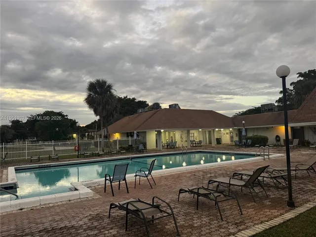 $3,500 | 5482 Lakewood Circle South, Unit B, Margate, FL 33063
