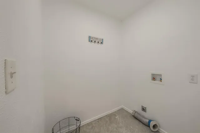 a view of utility room