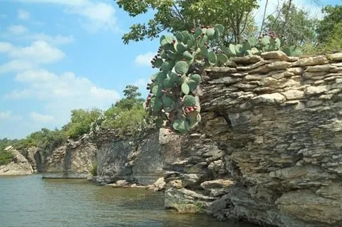 $530,500 | 614 Twin Hills Road, Lake Bridgeport, TX 76426